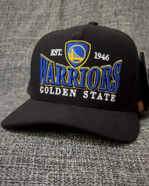 Boné preto do Golden State Warriors