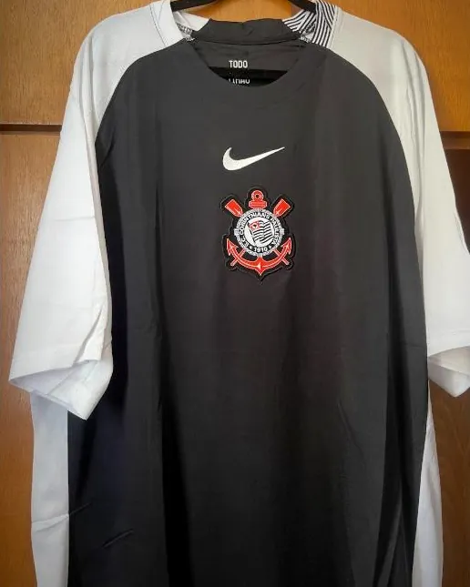 Camisa preta e branca do Corinthians 2025